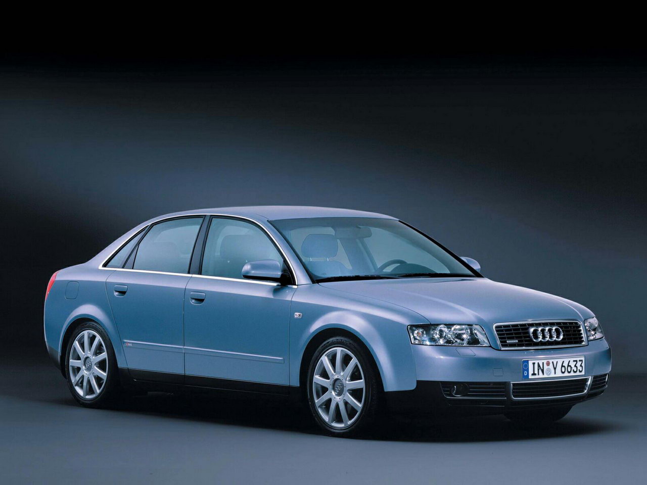 Audi A4 2001 01.jpg